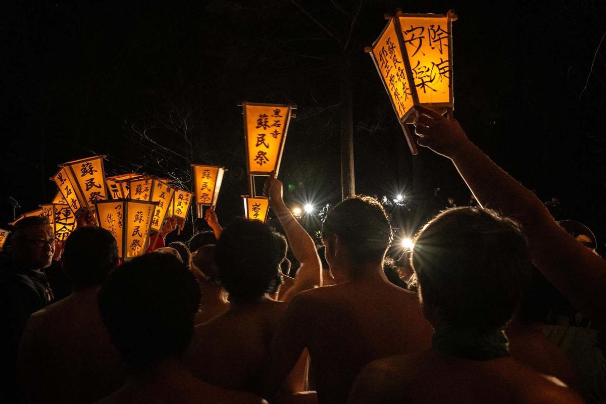 Ritual Sominsai, ampliamente considerado como uno de los festivales más extraños de Japón