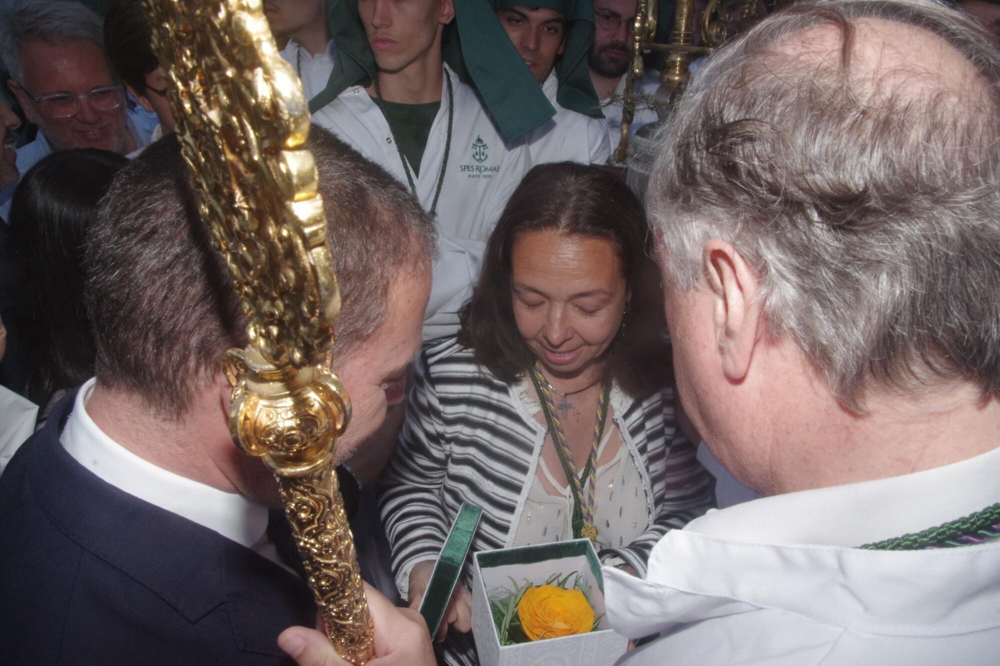 Procesión triunfal de regreso de la Virgen de la Esperanza a su basílica tras su peregrinación a Roma