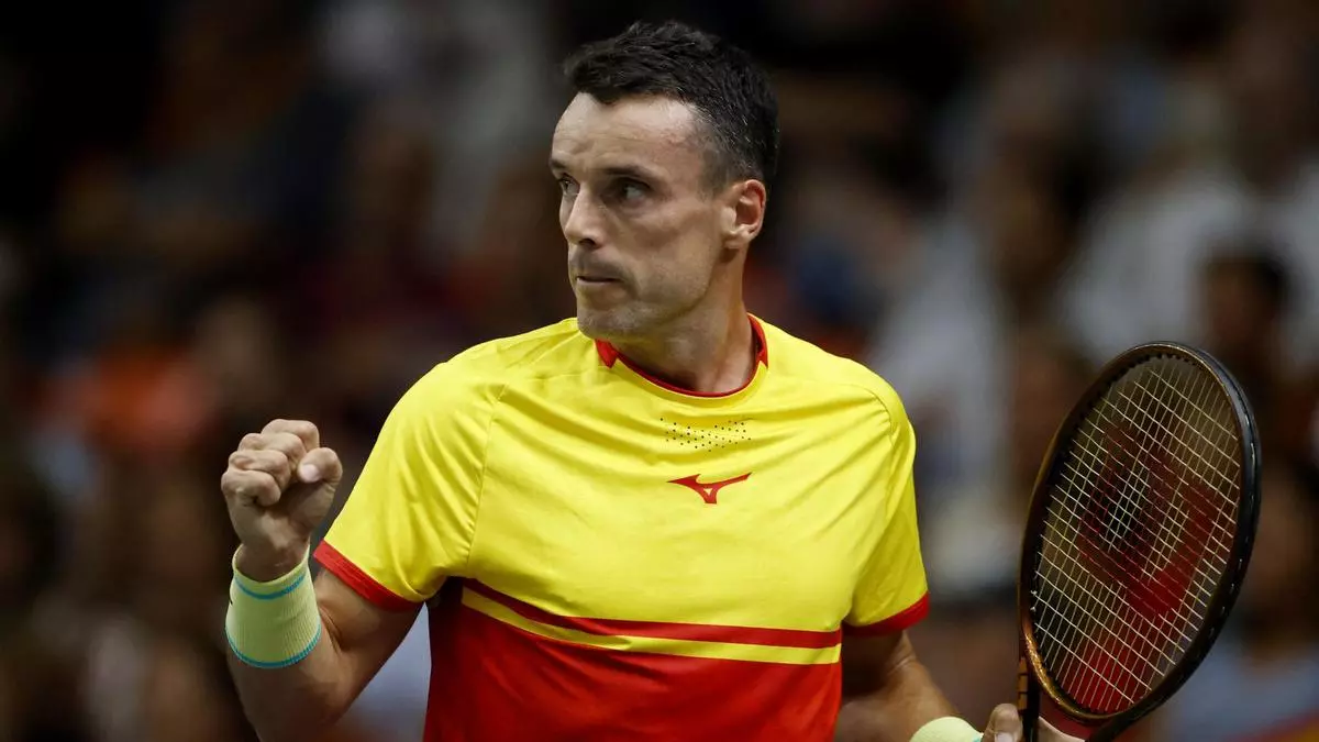 Bautista abre las puertas de la final de la Copa Davis al ganar el primer punto de España ante Francia