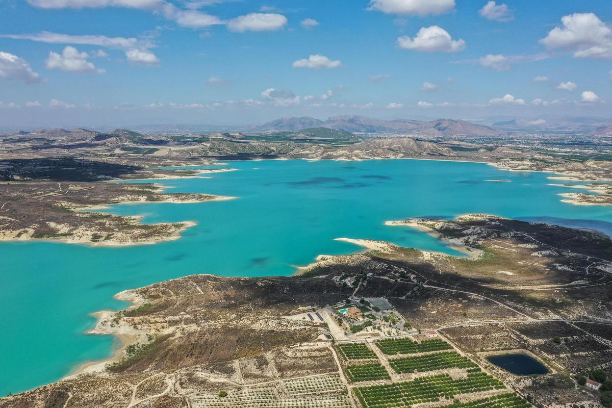 Embalse de la Pedrera en Orihuela, junto a Torremendo. El mayor embalse de la provincia con una capacidad de 250 hectómetros cúbicos