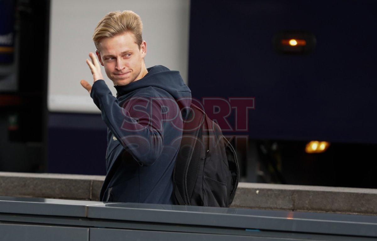 Los jugadores del FC Barcelona llegan a Madrid para la disputa de El Clásico de LaLiga contra el Real Madrid en el Santiago Bernabéu Los jugadores del FC Barcelona llegan a Madrid para la disputa de El Clásico de LaLiga contra el Real Madrid en el Santiago Bernabéu
