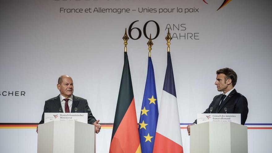 Macron y Scholz escenifican un nuevo impulso del eje francoalemán con la mirada puesta en Ucrania