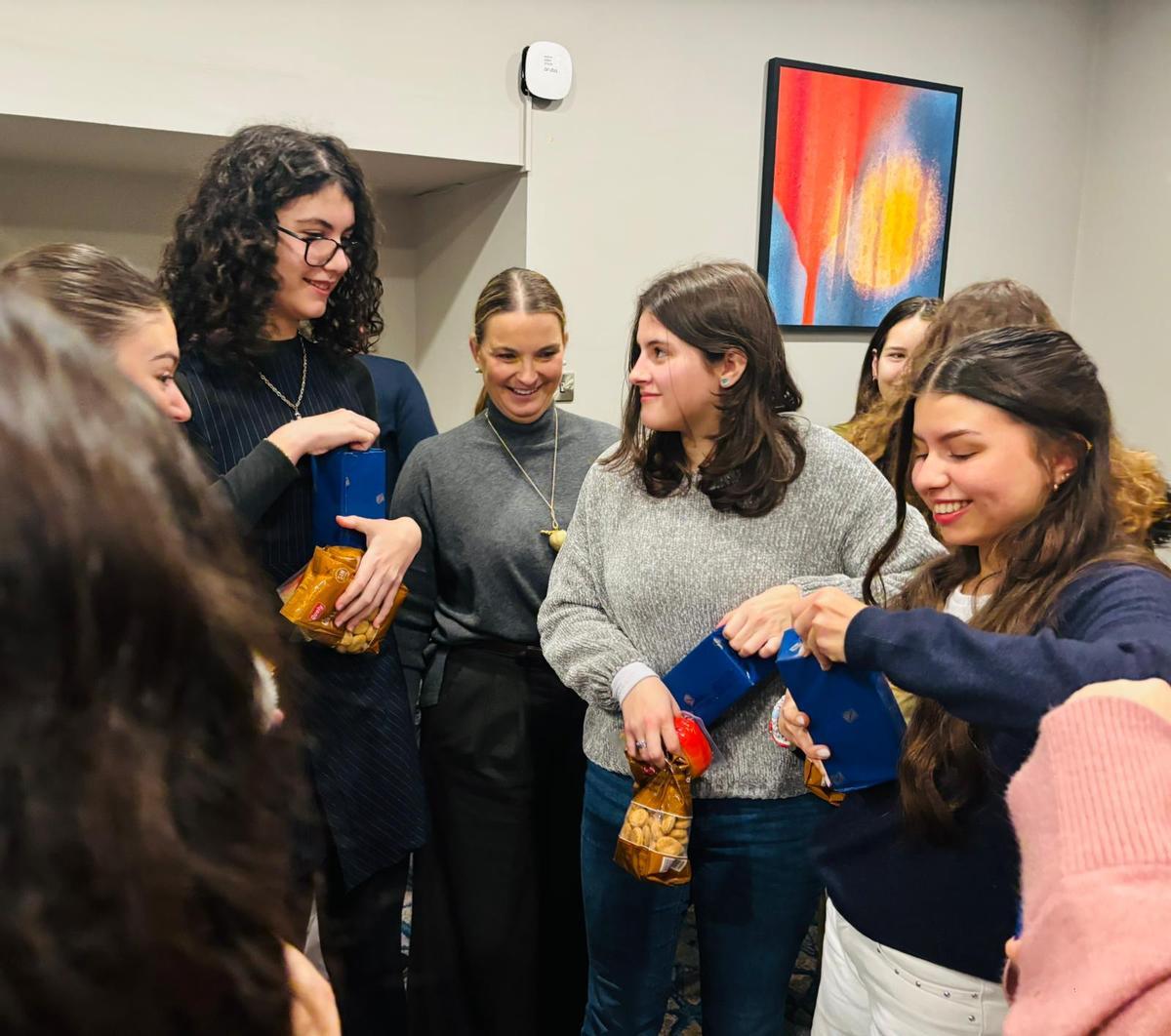 Prohens y Vera visitan a los alumnos becados en Irlanda