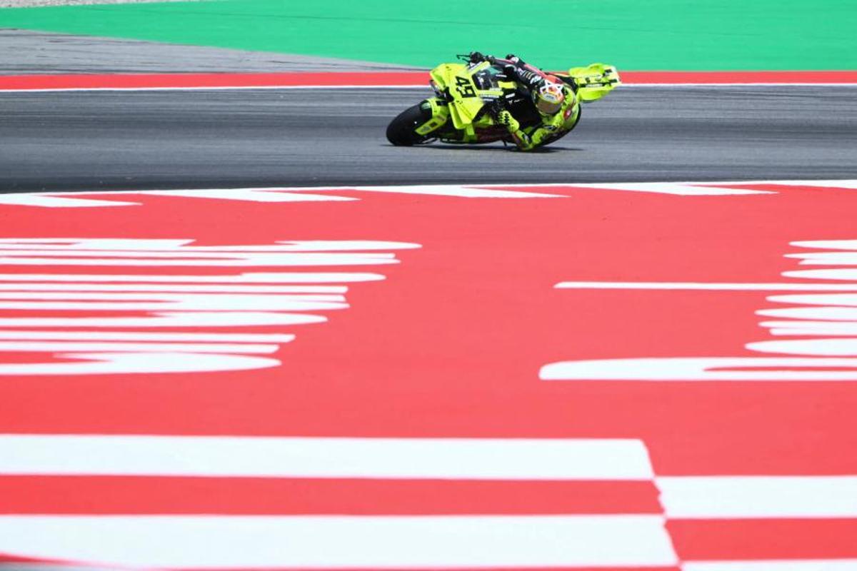 El piloto italiano de MotoGP Fabio Di Giannantonio, del equipo Pertamina Enduro VR46 Racing Team, durante el Gran Premio de Catalunya disputado en el Circuit de Barcelona-Catalunya.