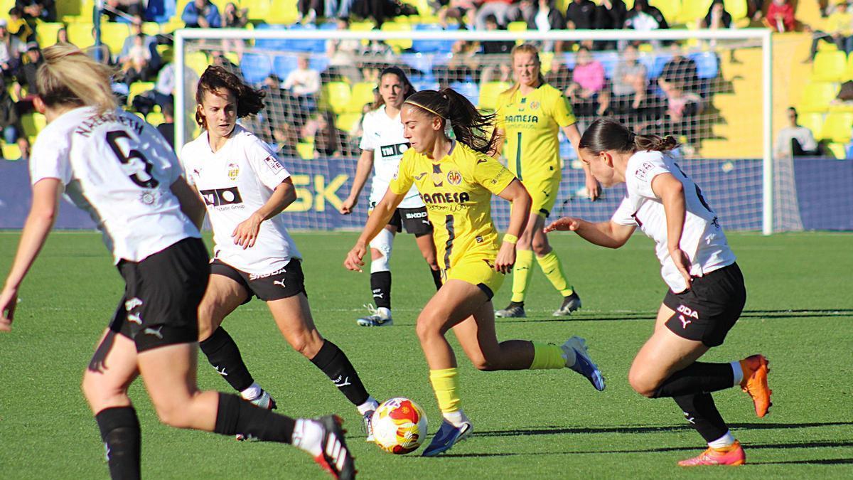 El Villarreal femenino busca una victoria que le clasifique para disputar la fase de ascenso.
