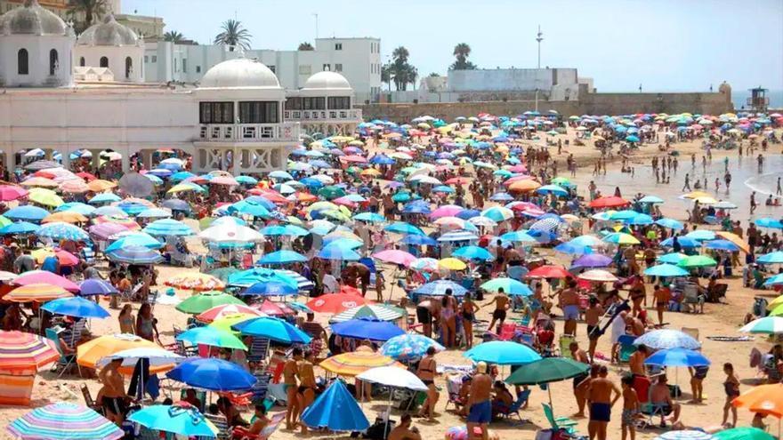 Cádiz pone en marcha sus playas: estos son los servicios disponibles desde el 1 de junio