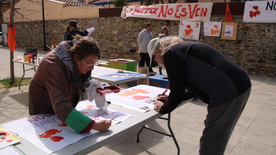 Les plataformes en defensa del transport públic reclamen preservar la línia de Portbou que &quot;ens vincula a Europa&quot;