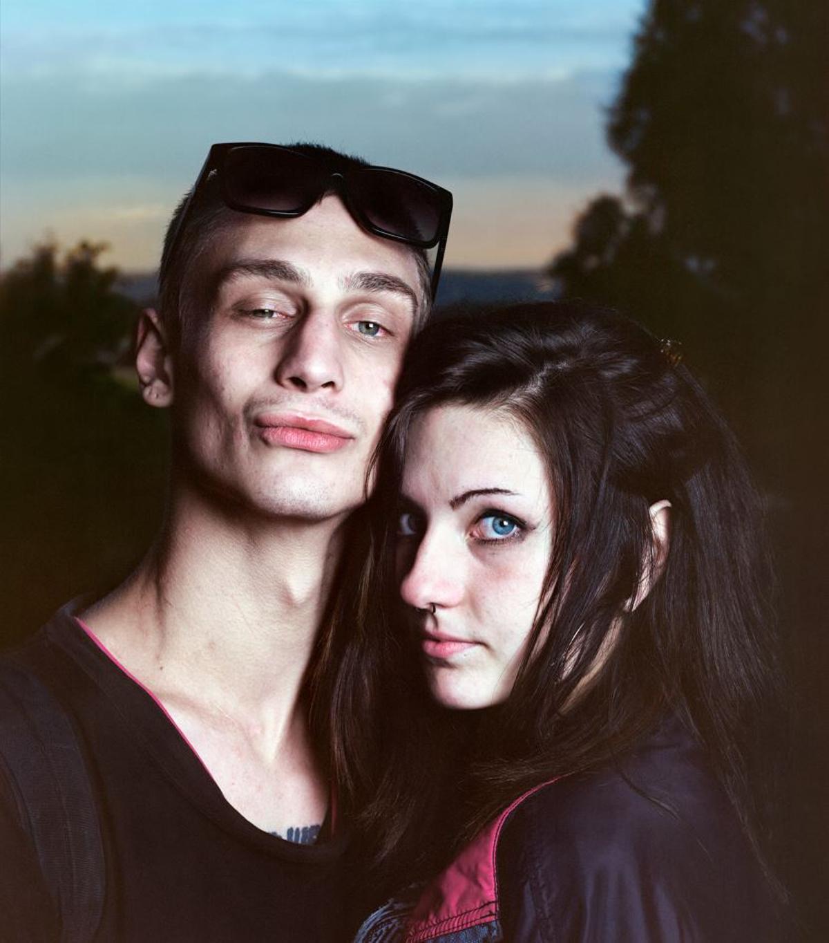 Jóvenes de madrugada retratados para el proyecto "Dopo Roma"