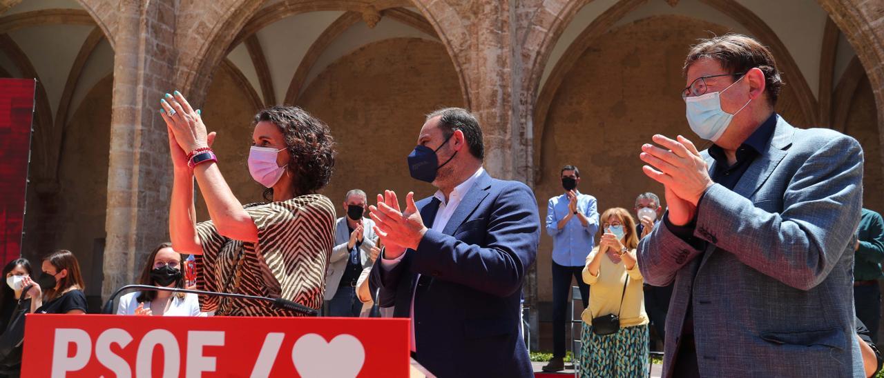 Caballero, Ábalos y Puig, en el acto del domingo en València.