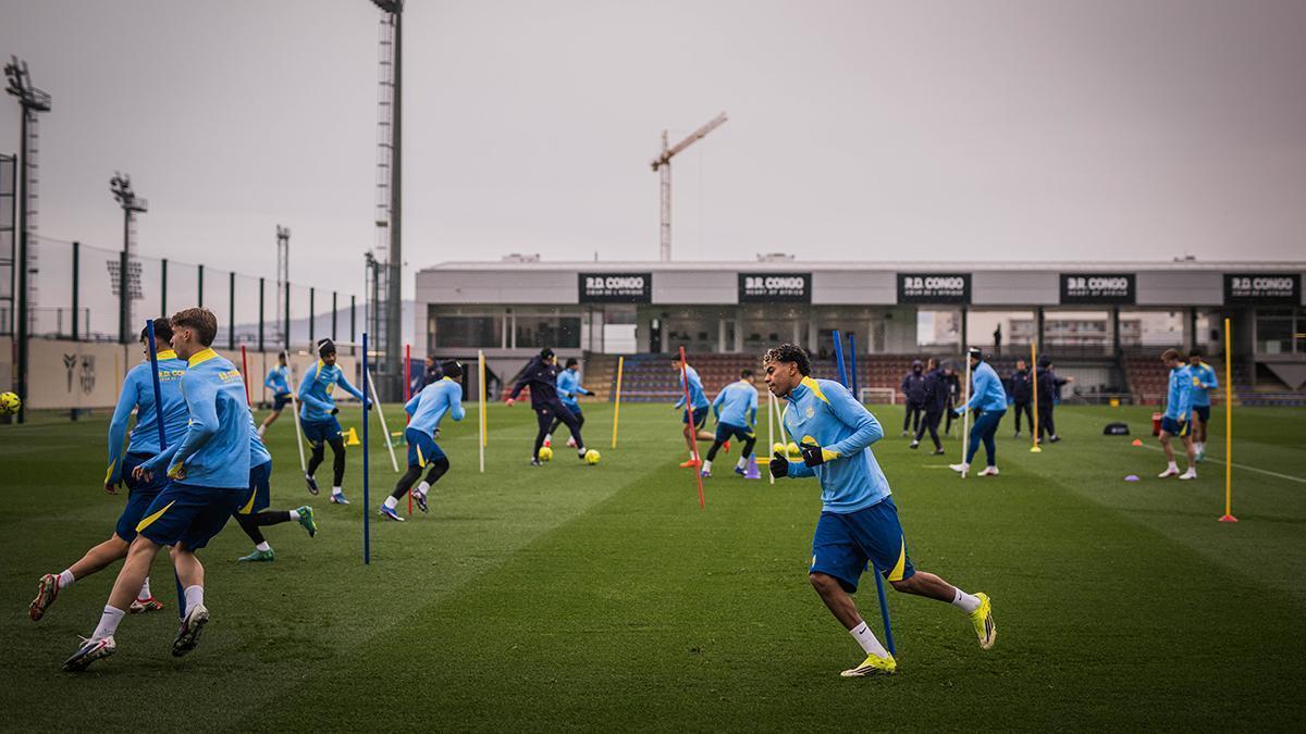 El Barça vuelve a los entrenos con la vista puesta en la remontada