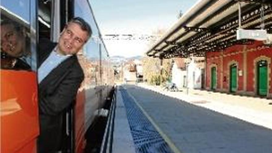 Xuclà va pujar al tren, a l&#039;estació de Ripoll.