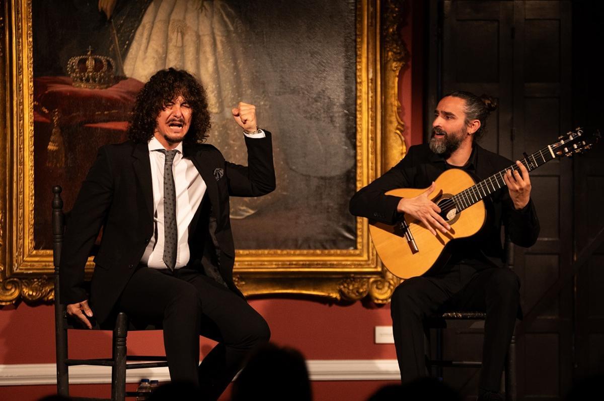Jesús Corbacho y Juan Campallo durante su recital de cante y guitarra en el Palacio de Villavicencio de Jerez