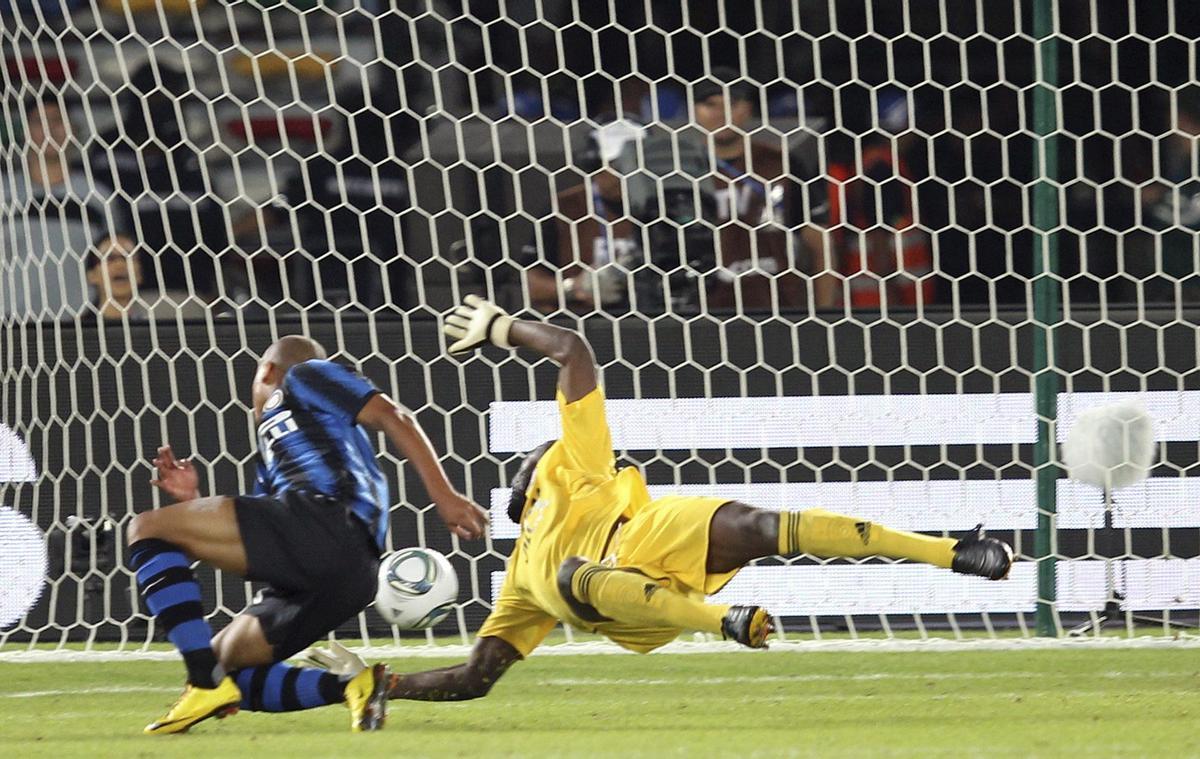 Biabiany celebra el gol que proclamó al Inter campeón del Mundo en 2011