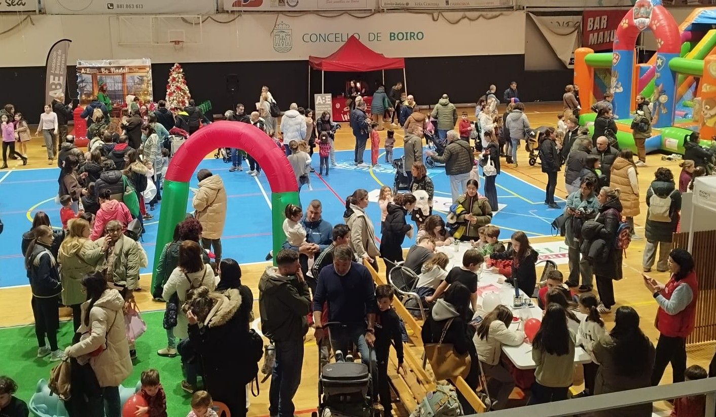 O parque da Asociación Boirense de Empresarios xuntou a pequenos e maiores.