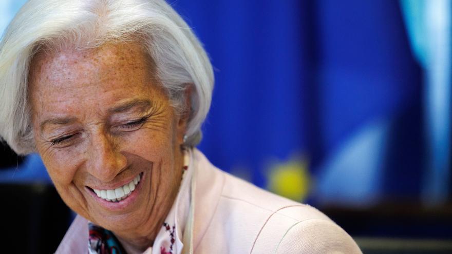 Lagarde (BCE) mantiene que los tipos seguirán altos &quot;tanto tiempo como sea necesario&quot;.