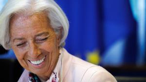 Lagarde manté que els tipus continuaran alts tant temps com sigui necessari