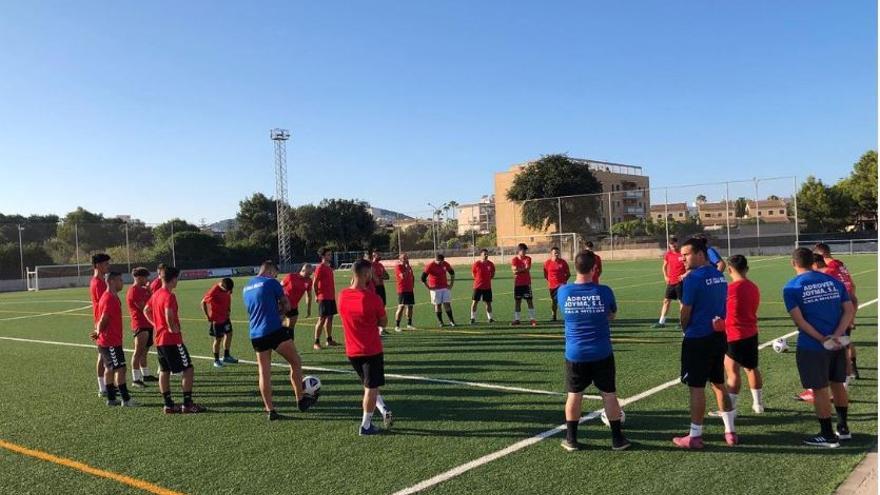 Fallece un futbolista durante un partido en Cala Millor