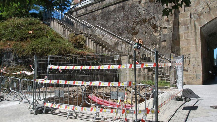 El inicio de las obras, ayer, en la Avenida de Marín. | Iñaki Osorio