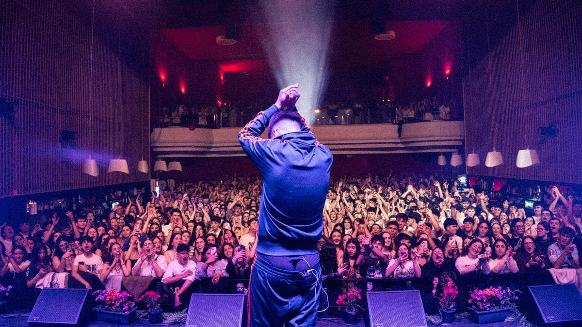 9Louro durante su concierto en la Sala Capitol