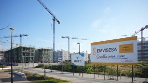 Archivo - Cartel de Emvisesa, en primer plano, como imagen de recurso.