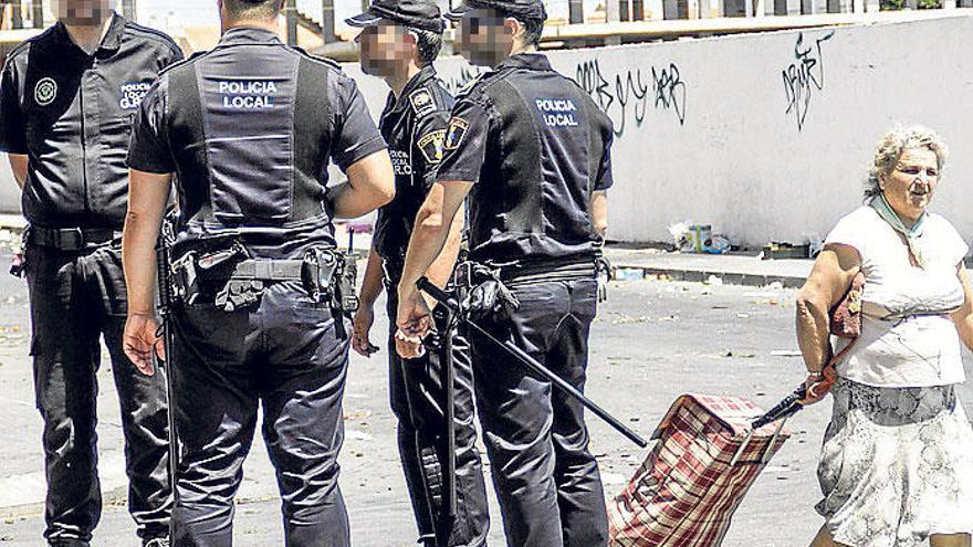 Torrevieja sólo tiene en la calle a la mitad de los policías locales que necesita