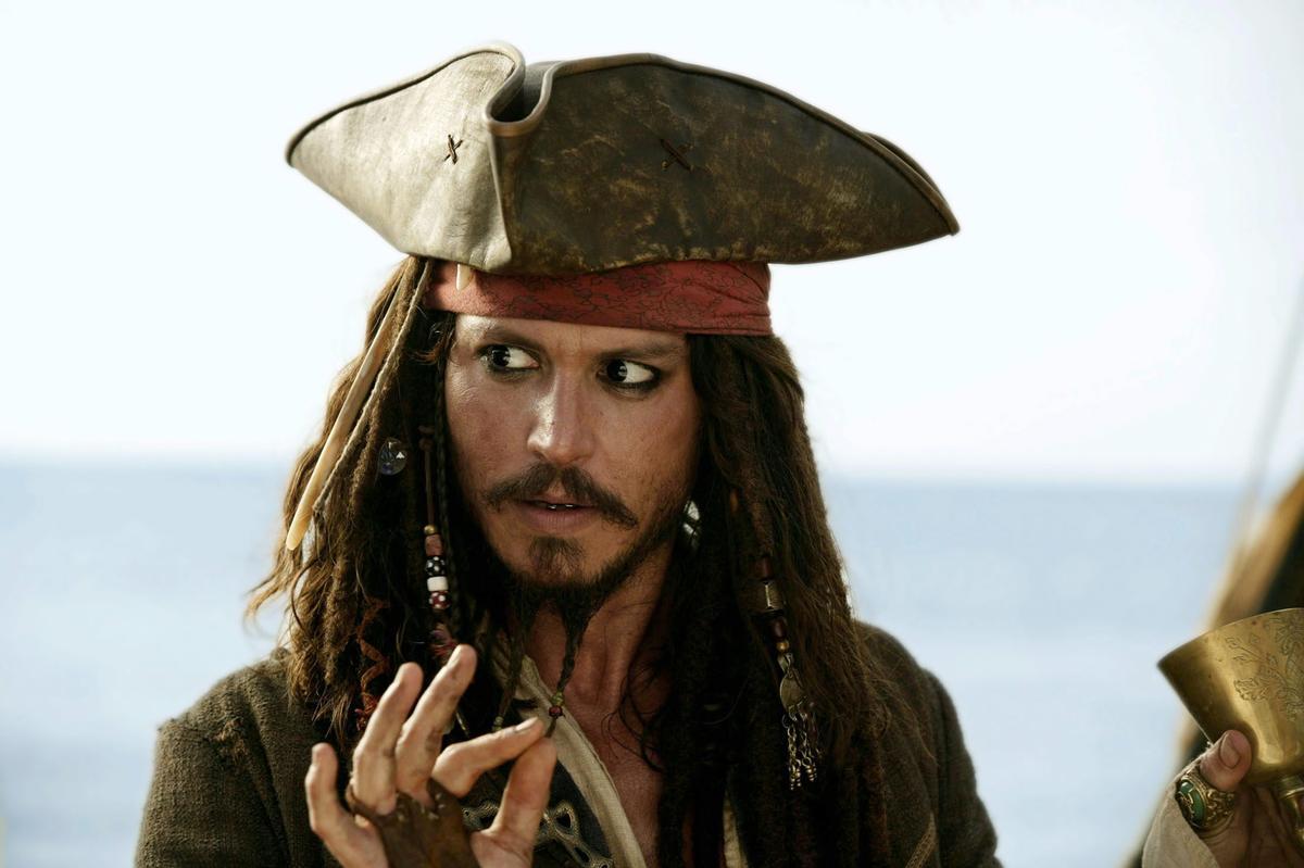 Johnny Depp interpretando a Jack Sparrow en 'Piratas del Caribe'