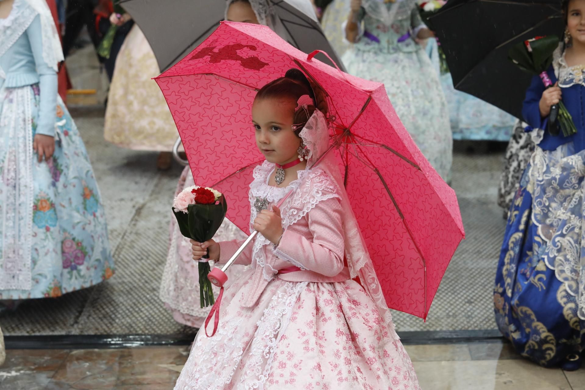 Búscate en el primer día de ofrenda por la calle Quart (entre las 18:00 a las 19:00 horas)