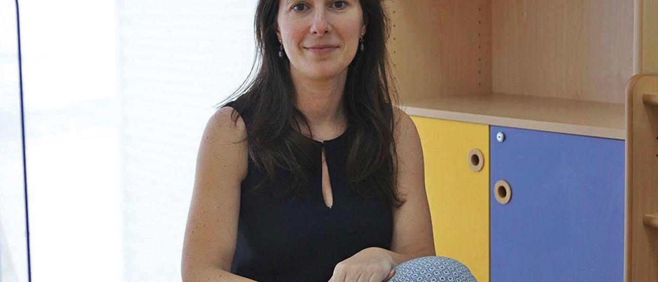 La psicóloga Maia García, ayer, en las instalaciones de la UDIAF del Polígono Lalín 2000.