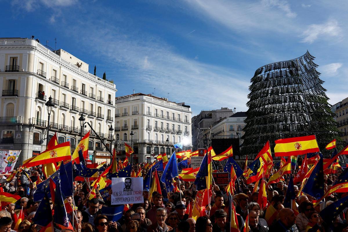 Manifestacions a ciutats de tota España després de l'acord del PSOE i Junts