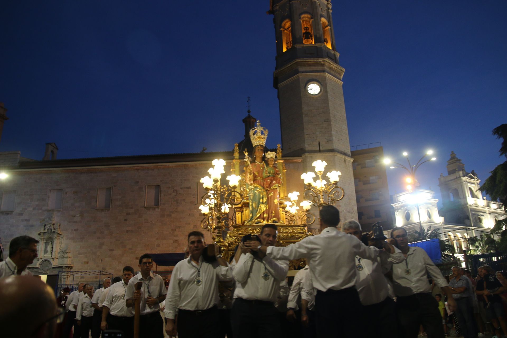 Los mejores momentos que ha dejado el día grande de las fiestas en Burriana