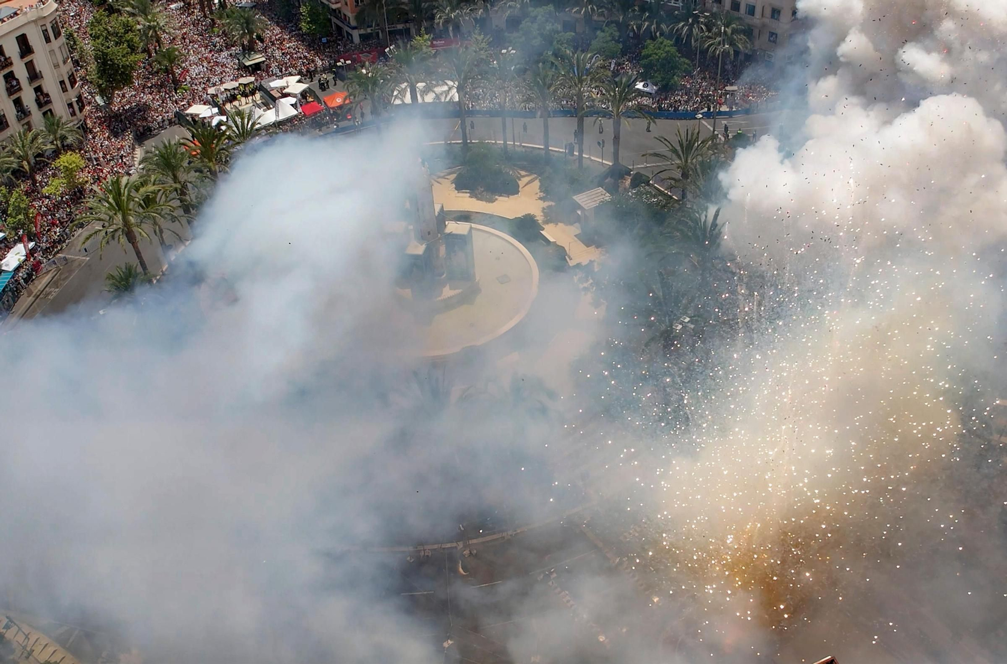 Las fotos de la mascletà del 20 de junio de 2025