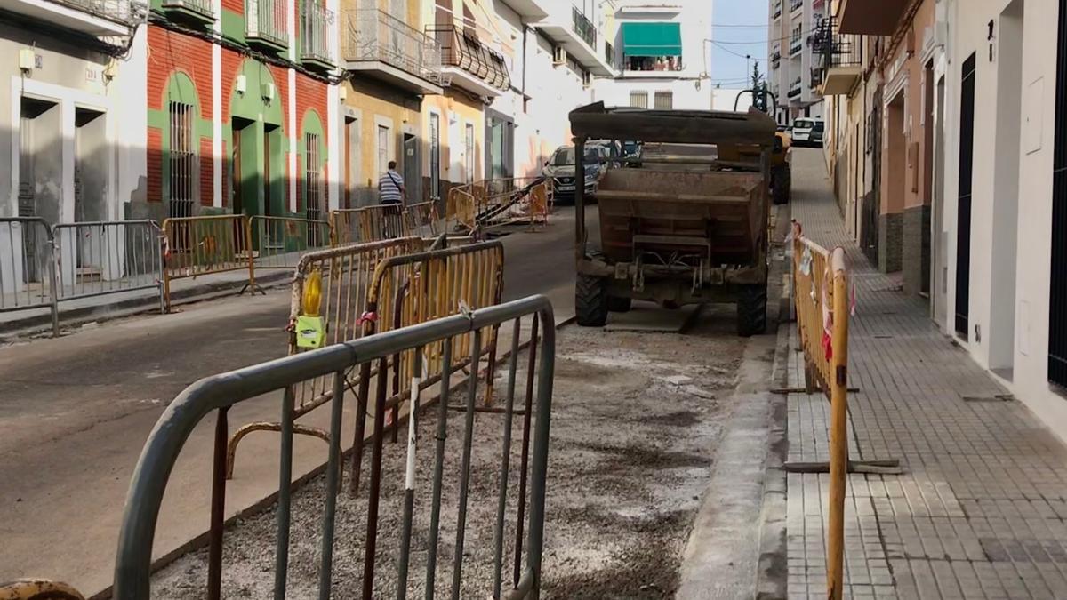 El mosaico del siglo III ya está de nuevo oculto bajo el pavimento de Benito Toresano.