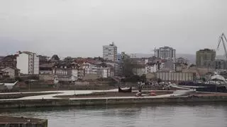 El paseo de Naval Azul de Gijón abrirá en días tras un refuerzo exprés en la calle Palafox