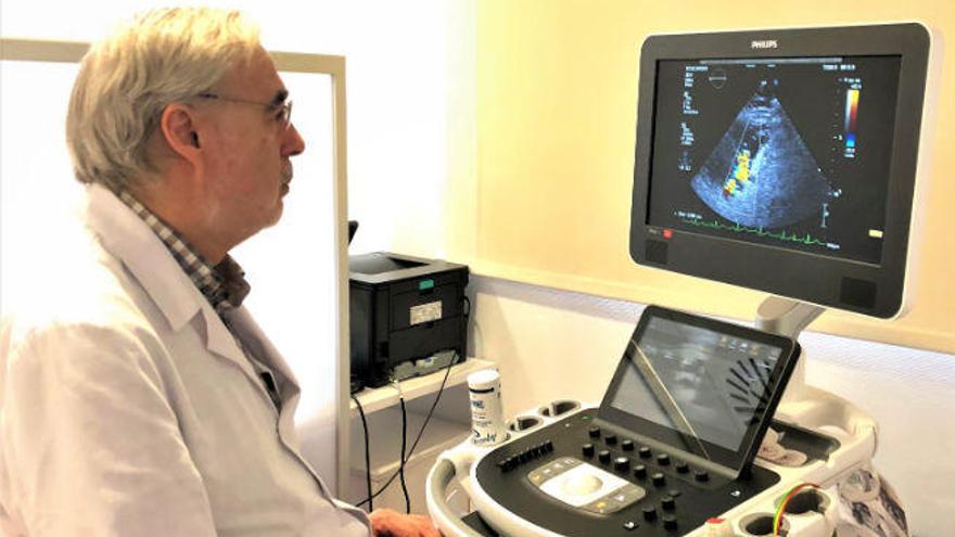 El IVO adquiere un ecocardiógrafo para realizar pruebas diagnósticas a los pacientes con cáncer