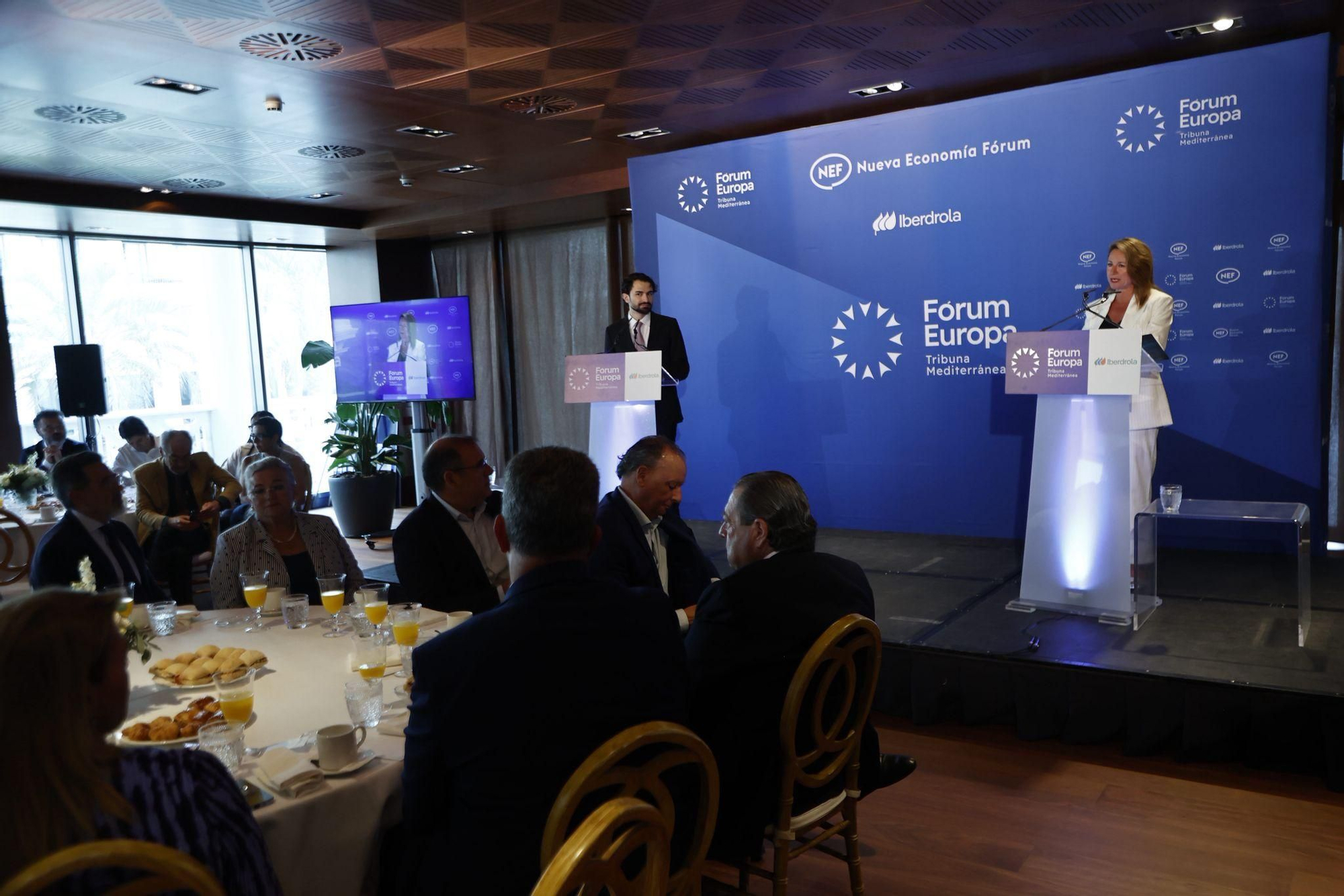 La puesta en escena de la intervención de Begoña Carrasco en el Fórum Europa