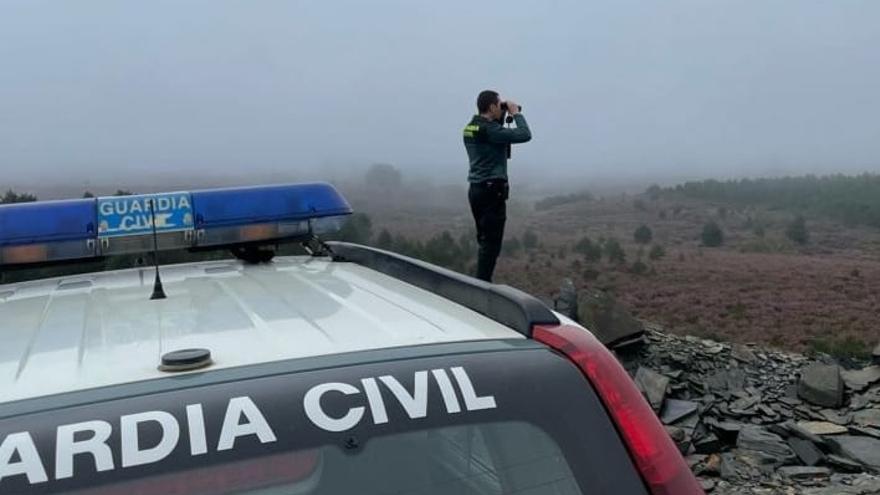 Voluntarios y Guardia Civil hoy en Figueruela de Arriba