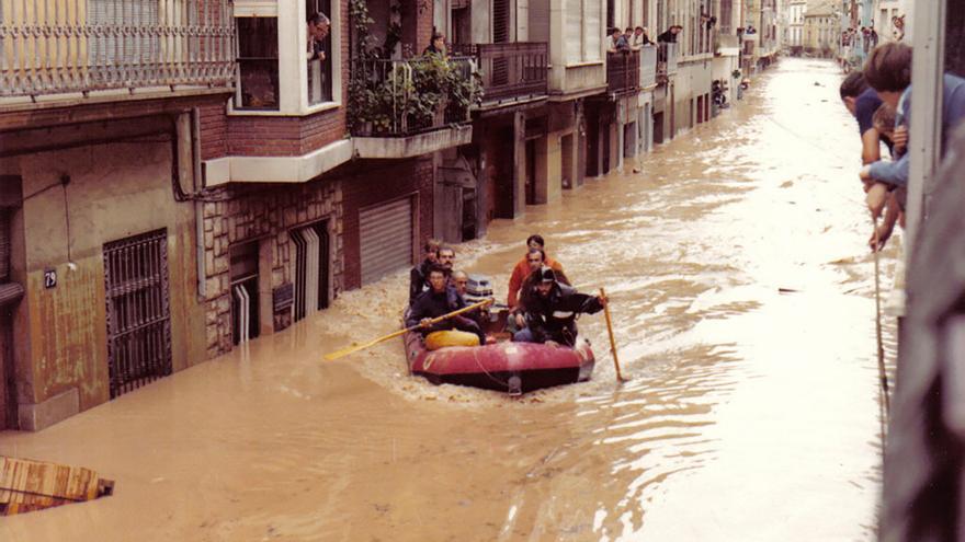 Alzira 1982. Inundada por la pantanada de Tous.
