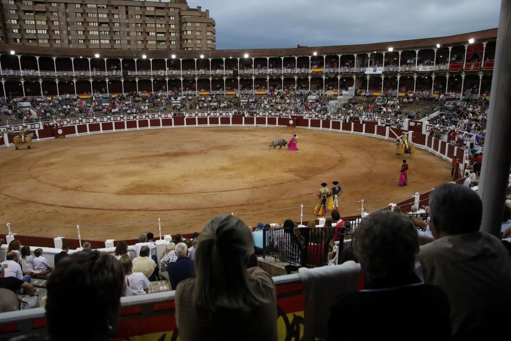 Segunda corrida de toros en El Bibio