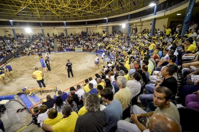 07/07/2017. ARUCAS. Final de la lucha corrida entre Unión Gáldar y Maninidra. Campeón el Club de Lucha Unión Gáldar.