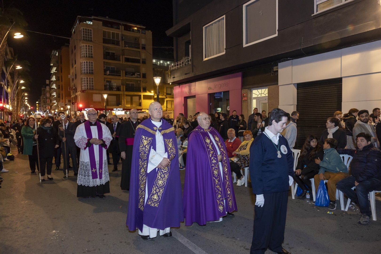 Encuentro de la Vía Dolorosa en Torrevieja del Miércoles Santo con la presencia del obispo José Ignacio Munilla