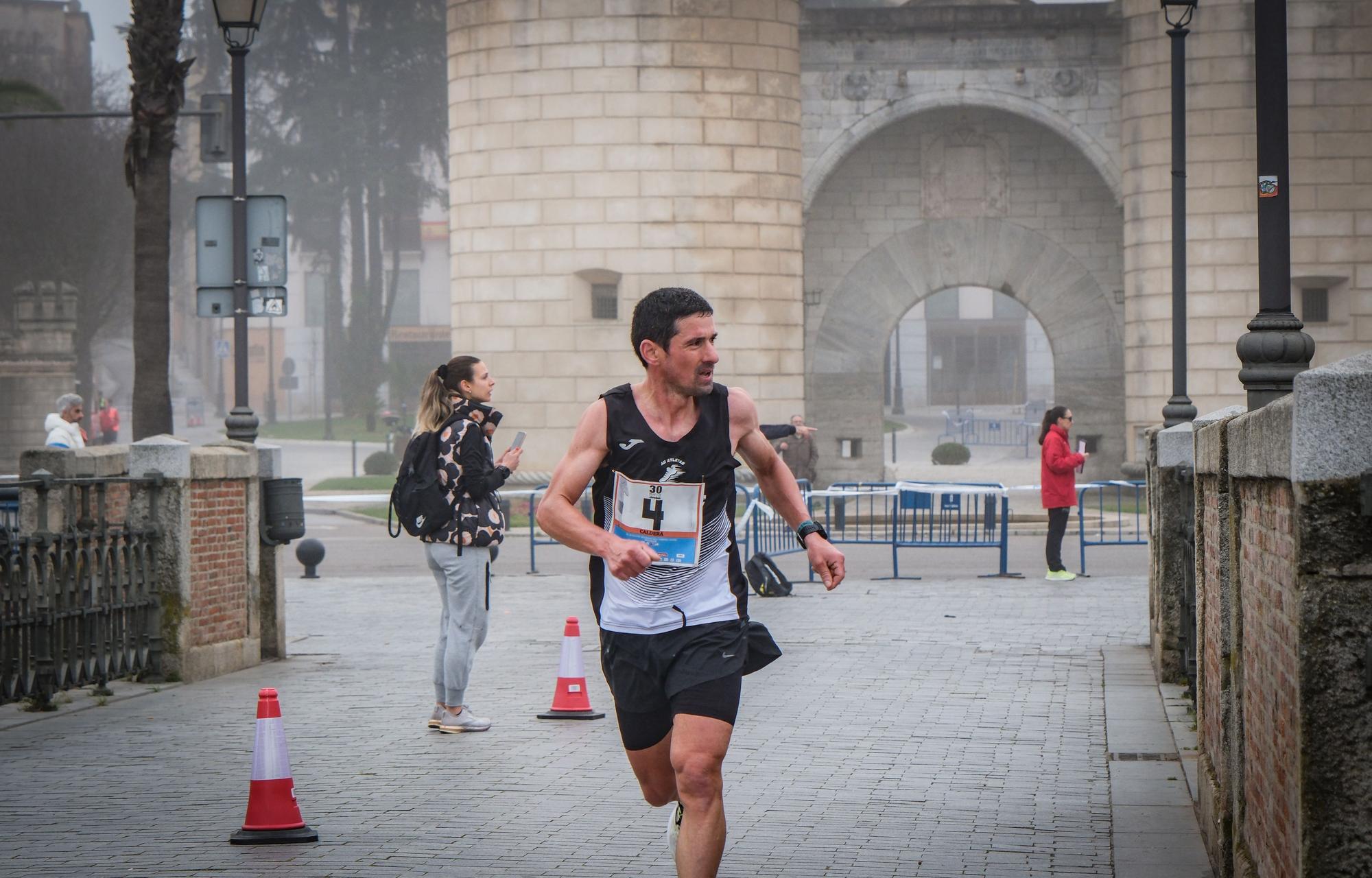 30 Maratón y 8 Medio Maratón Popular Ciudad de Badajoz en imágenes