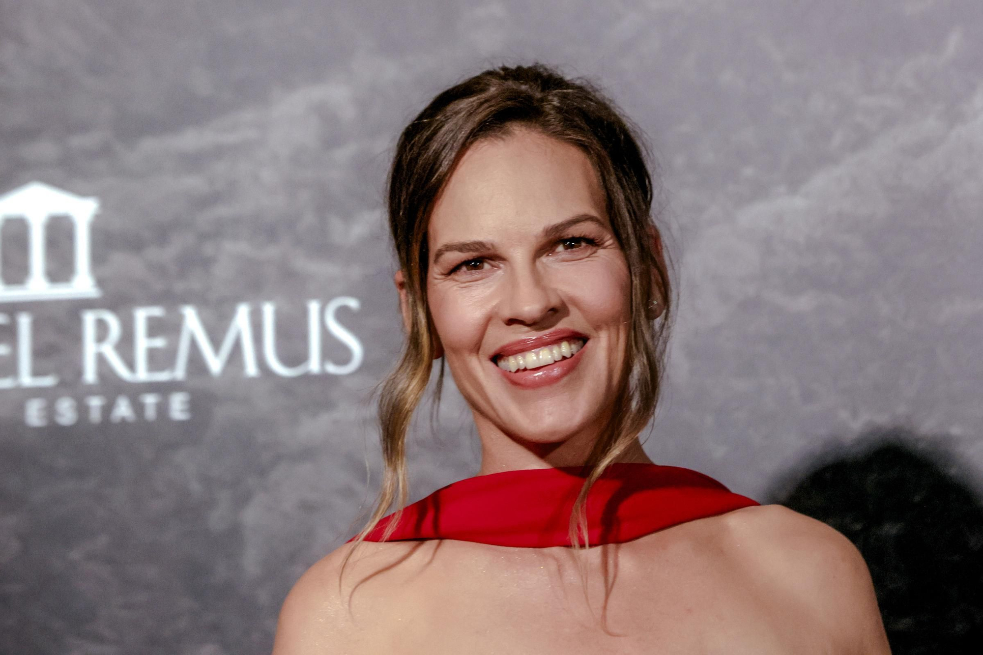 Las imágenes de Hilary Swank y más famosos en la fiesta de Remus