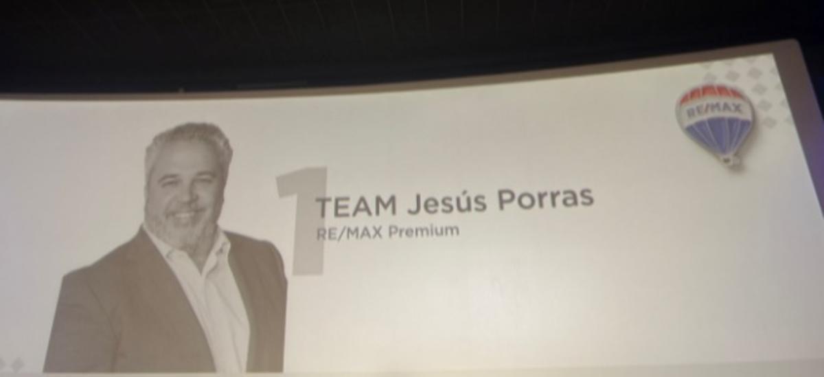Premio a Jesús Porras