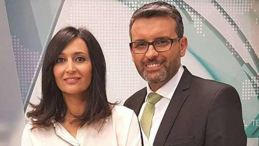 Los periodistas Tati Moyano y Alfonso Hermida. // TVG