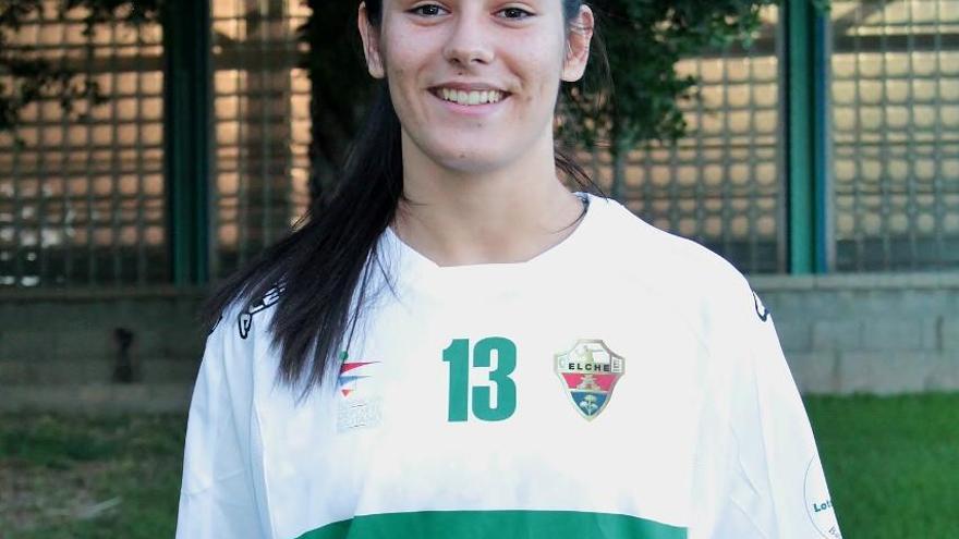 La jugadora del Mustang Laura Hernández