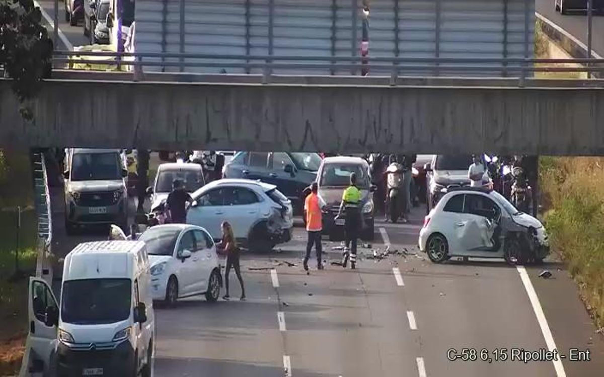 Accidente múltiple en la C-58 a la altura de Cerdanyola-Ripollet Accidente múltiple en la C-58 a la altura de Cerdanyola-Ripollet