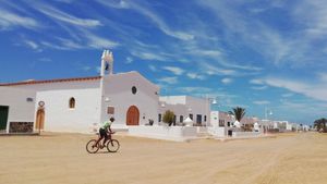 zentauroepp53270221 grafcan4496  caleta de sebo  la graciosa   espa a   29 04 20200430220651