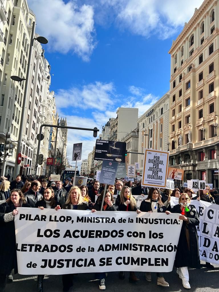 Secretarios judiciales de la Región protestan en Madrid