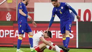 Lewandowski, en el momento de lesionarse ante Andorra.