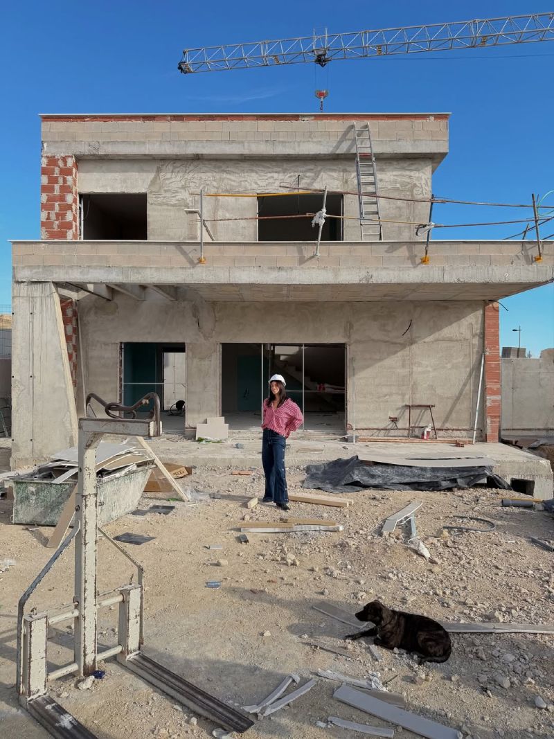 Sofía Suescun en la obra de su nueva casa en la playa
